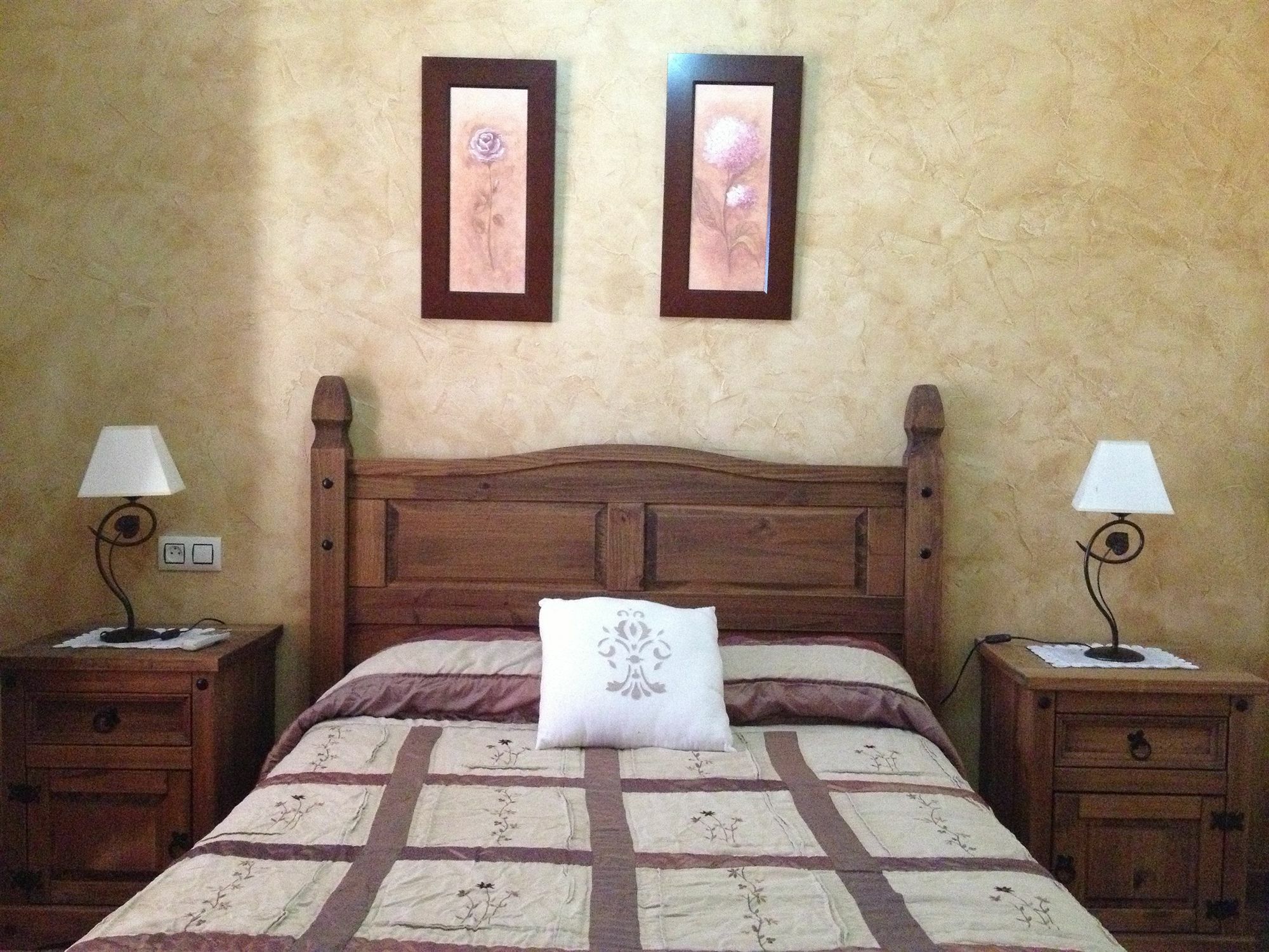 Apartamentos Rurales Complejo Penafiel Zarza La Mayor Luaran gambar